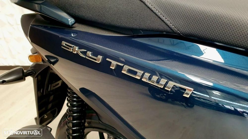 Kymco Skytown - 4