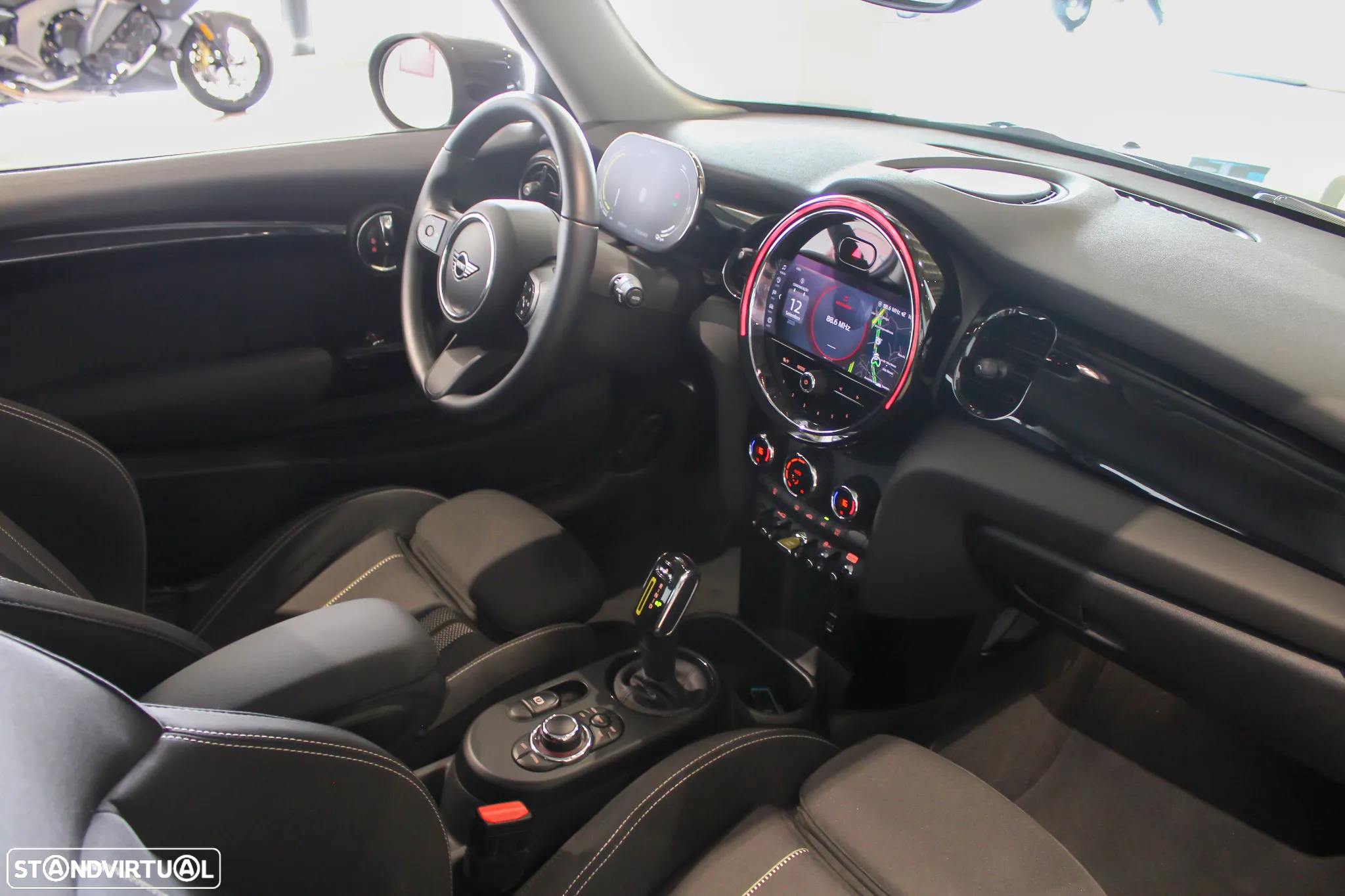 MINI 3 Portas Cooper SE Premium Essential - 12