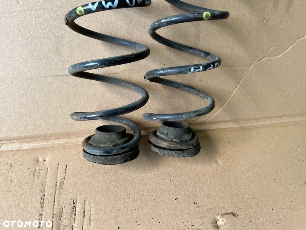 Sprężyny sprężyna tył tylne VW UP - 2
