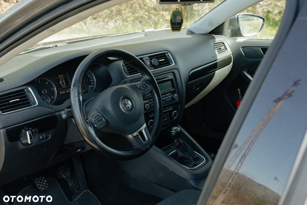Volkswagen Jetta 1.6 TDI BMT Comfortline - 12