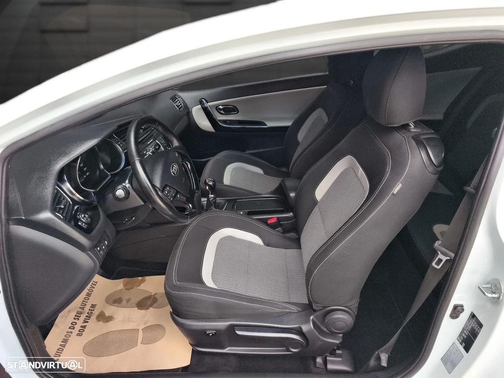 Kia Ceed S Coupé 1.6 CRDi TX - 9