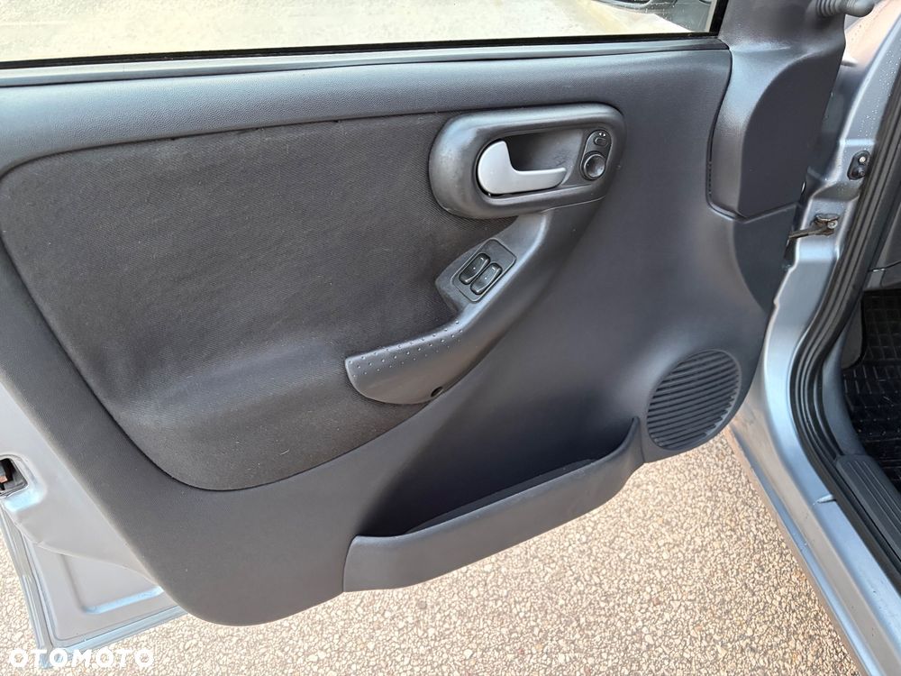 Opel Corsa - 20