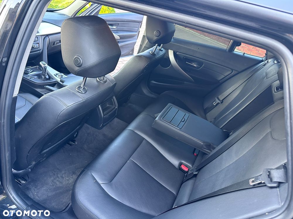 BMW Seria 3 318d DPF Edition Exclusive - 21