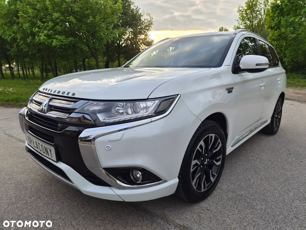 Mitsubishi Outlander - 1