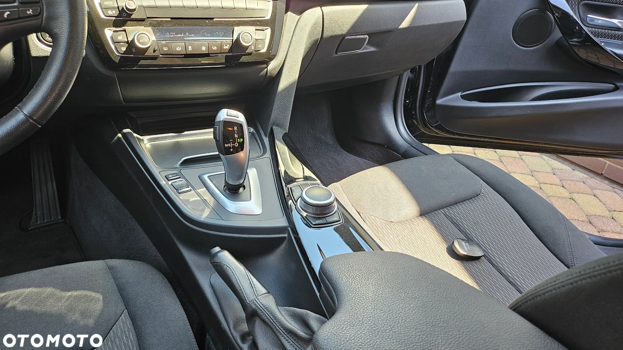 BMW Seria 3 320i Touring Luxury Line - 17