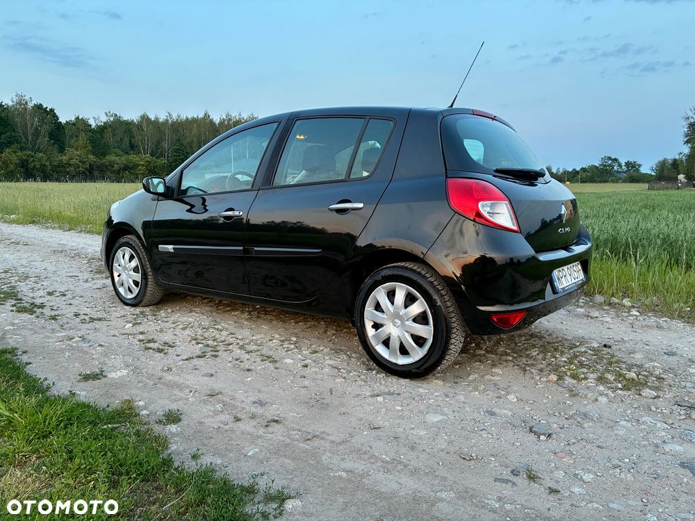 Renault Clio - 11