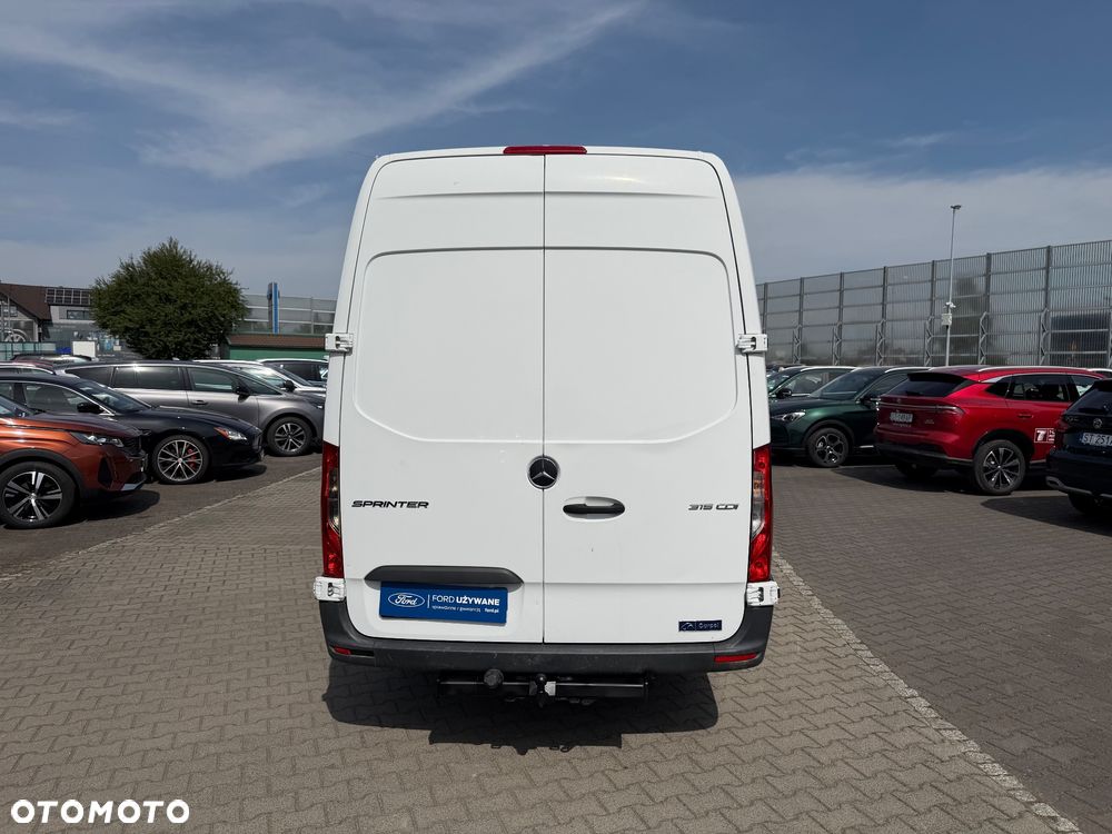 Mercedes-Benz Sprinter - 12