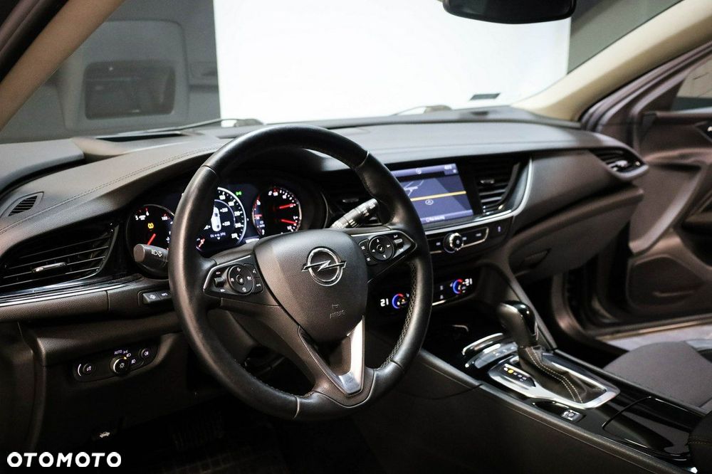 Opel Insignia - 17