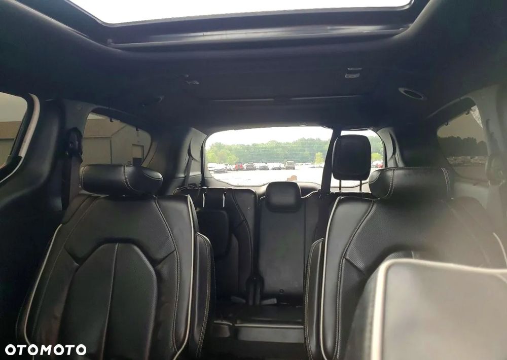 Chrysler Pacifica - 6