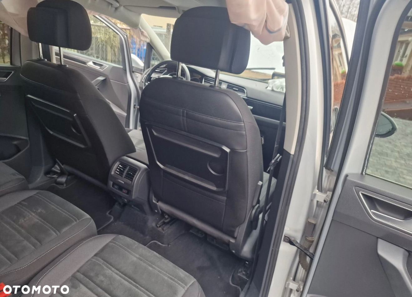 Volkswagen Touran - 9