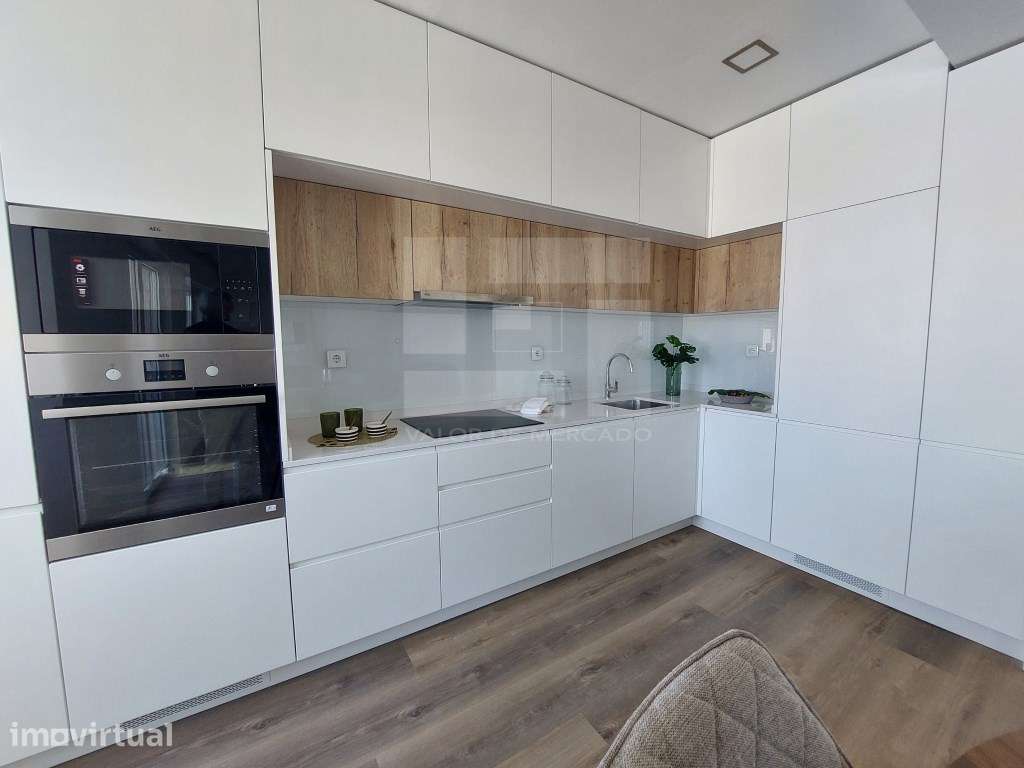 Apartamento T3 EM REMODELAÇÃO, 5º andar, Rua Engenheiro Nobre Guedes - Grande imagem: 2/32