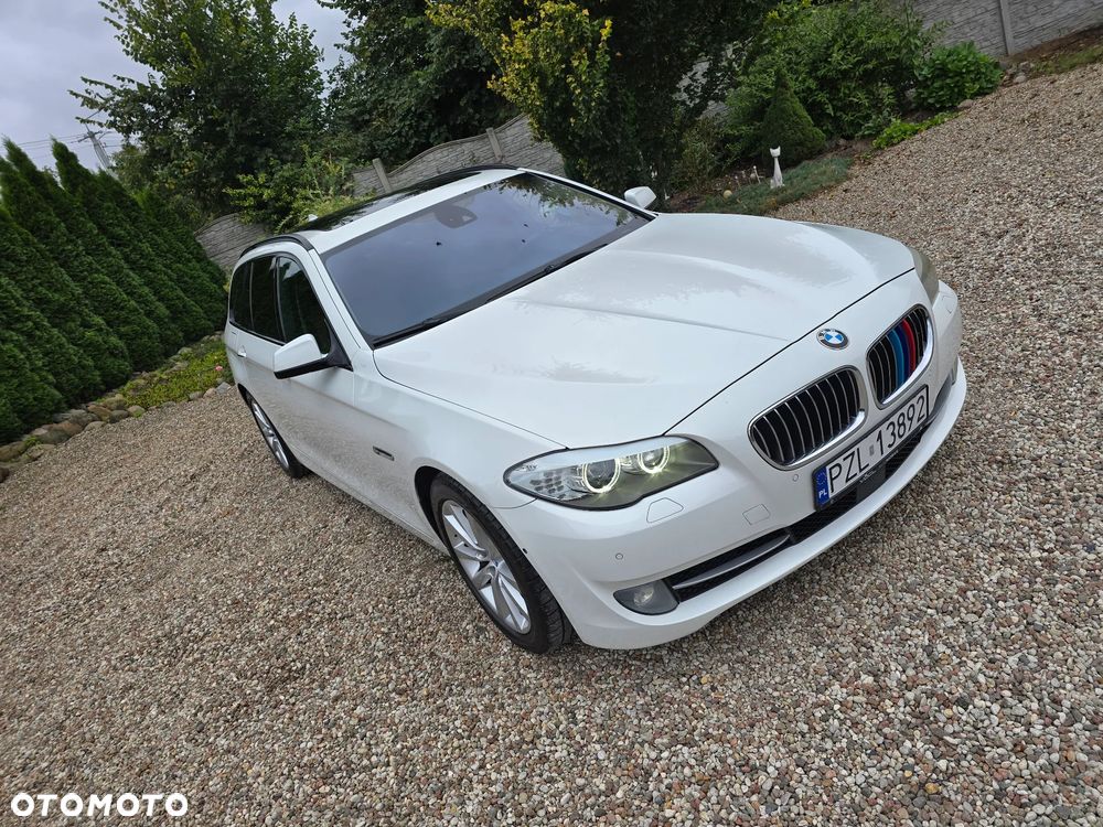 BMW Seria 5 525d Sport-Aut Luxury Line - 1