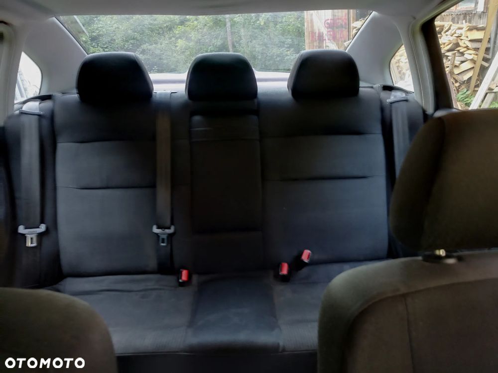 Volkswagen Passat 1.9 TDI Basis - 11