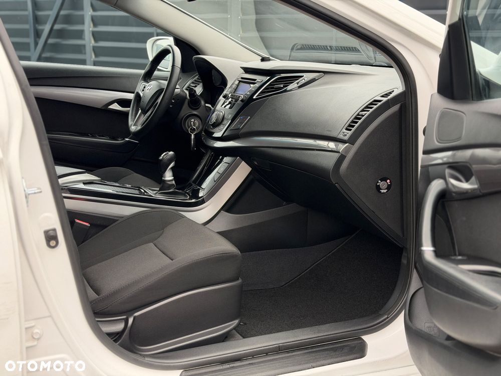 Hyundai i40 1.6 GDI Comfort + - 17