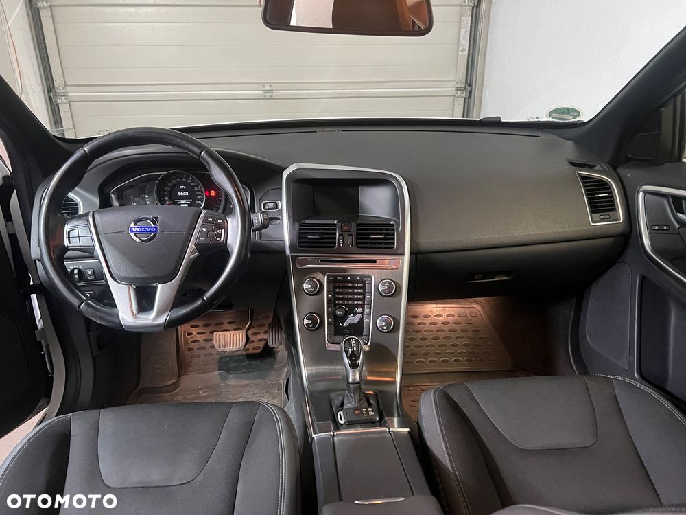 Volvo XC 60 D3 Momentum - 11