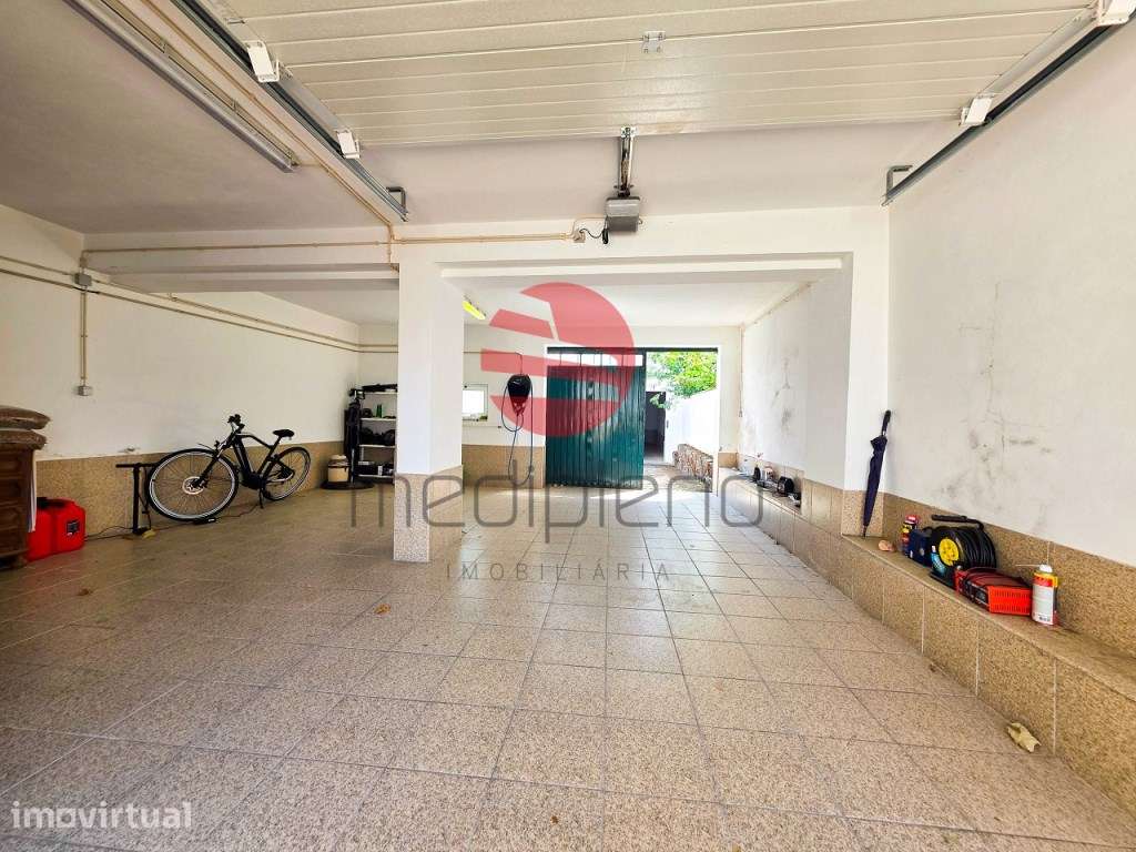 MORADIA T6 C/ GARAGEM - Grande imagem: 5/29