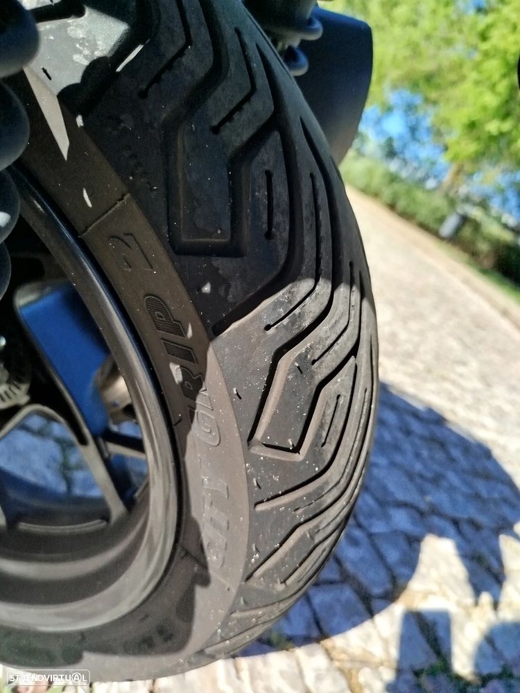 Yamaha X-Max - 4