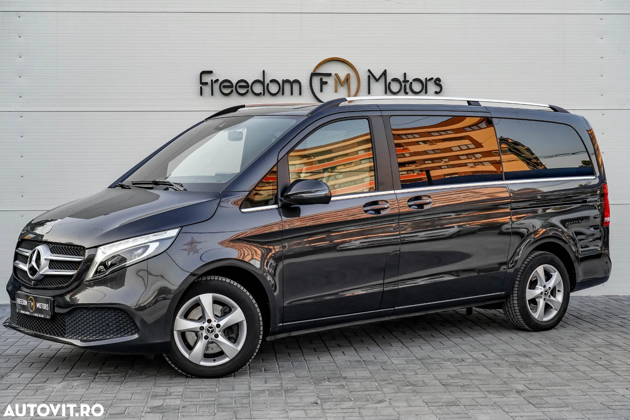 Mercedes-Benz V 250 d extralang 4Matic 9G-TRONIC Avantgarde Edition 2023 - 7
