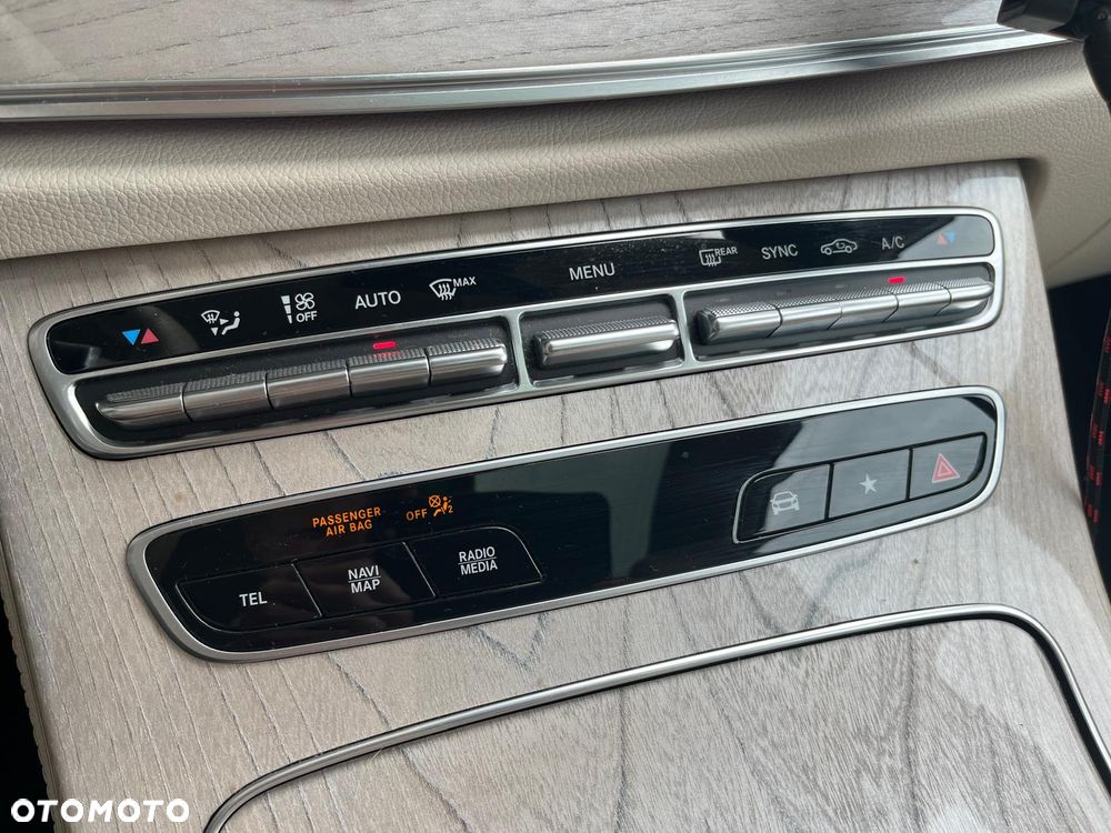 Mercedes-Benz Klasa E 200 4-Matic AMG - 24