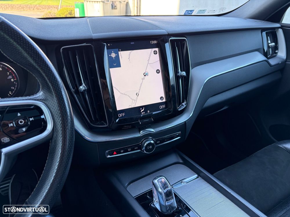 Volvo XC 60 2.0 T8 PHEV R-Design AWD - 7