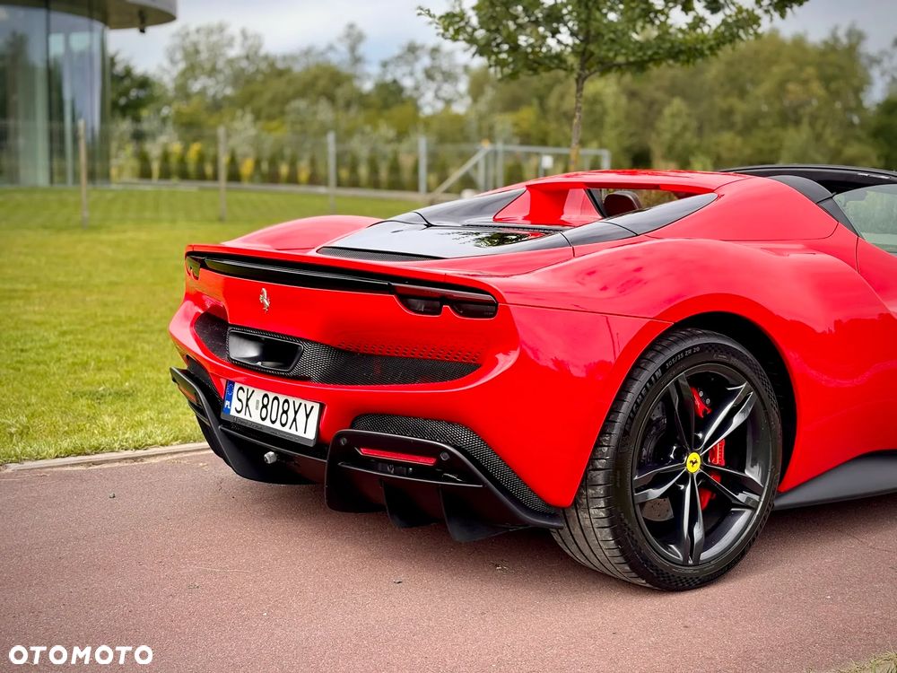 Ferrari 296 GTS - 12