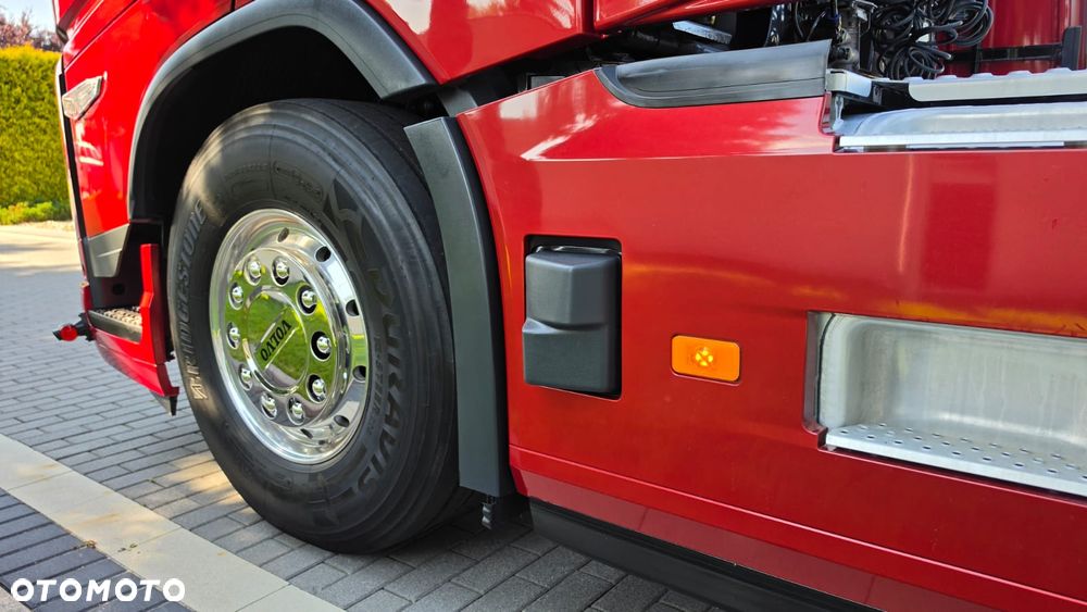 Volvo ///FH///500///2023/// GLOBETROTTER///XXL///HYDRAULIKA/// KLIMATYZACJA POSTOJOWA///ALUMINIOWE FELGI///ZABUDOWY MIĘDZYOSIOWE///FULL LED///VIRTUAL COCPIT///TV///WAGA/// STAN BARDZO DOBRY - 19