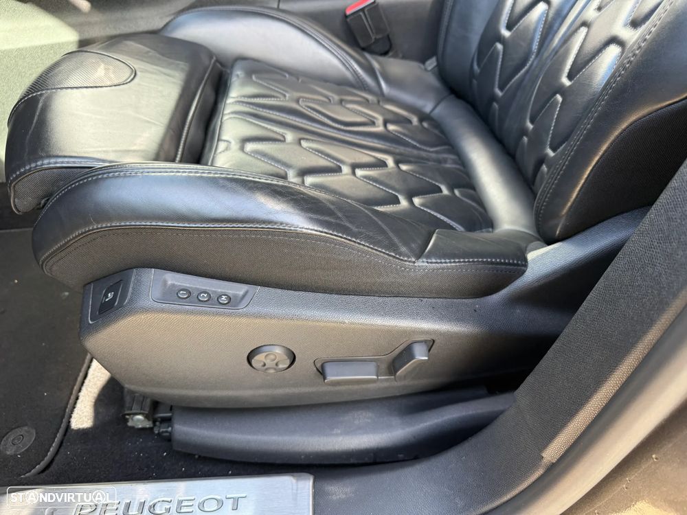 Peugeot 3008 1.5 BlueHDi GT EAT8 - 17