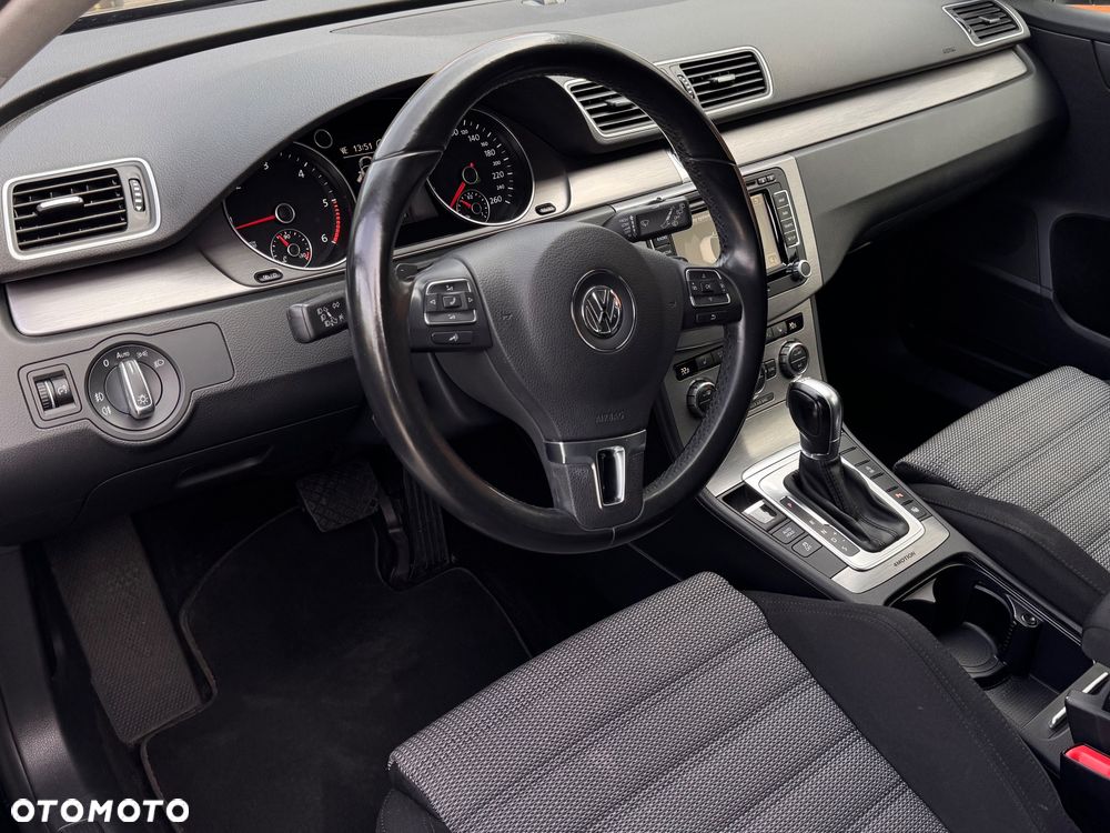 Volkswagen Passat Variant 2.0 TDI 4Motion DSG BlueMotion Tech Comfortline - 16