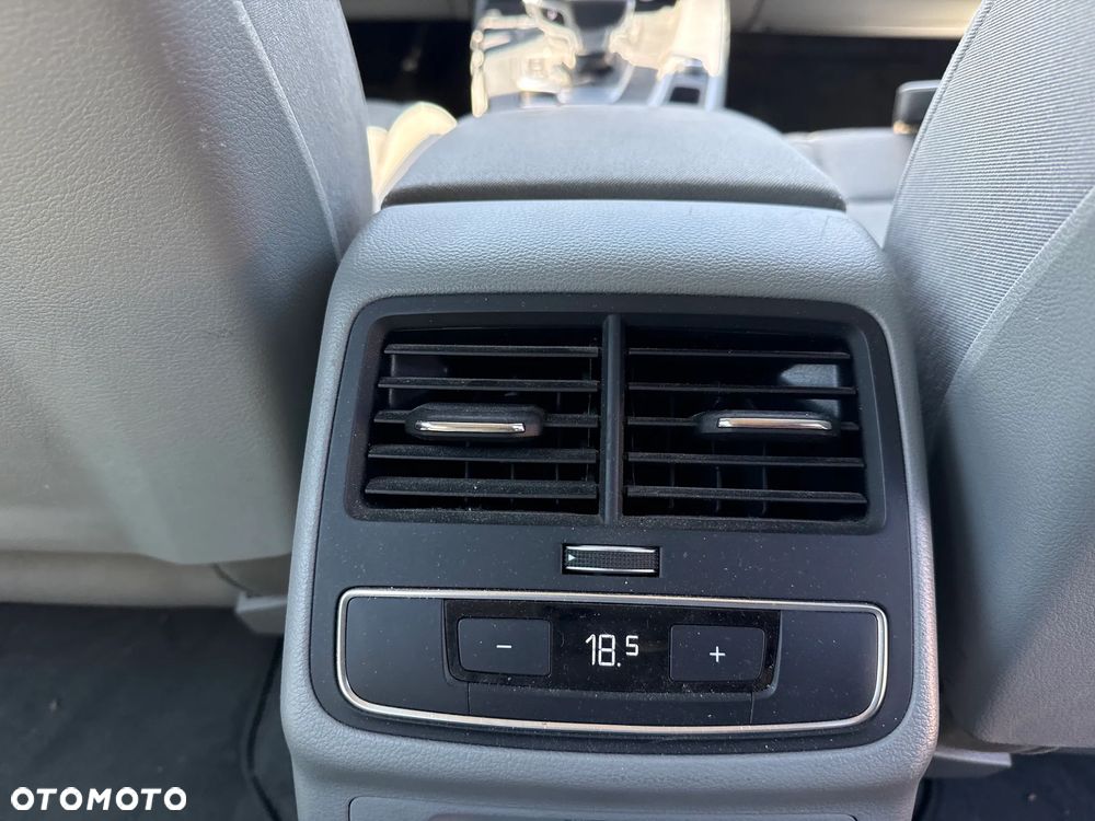 Audi A4 Avant 2.0 TDI ultra S tronic - 12