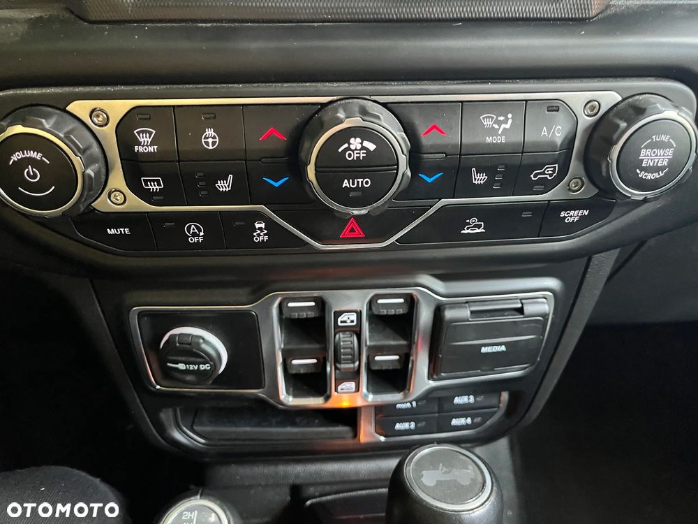 Jeep Wrangler - 13