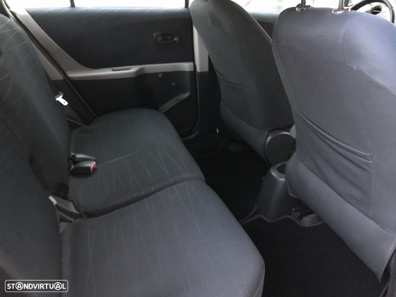Toyota Yaris 1.0 VVT-i AC Manual - 18