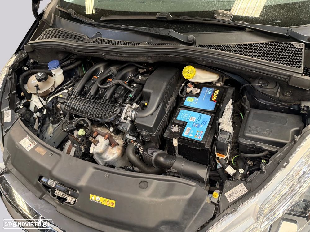 Peugeot 208 - 35