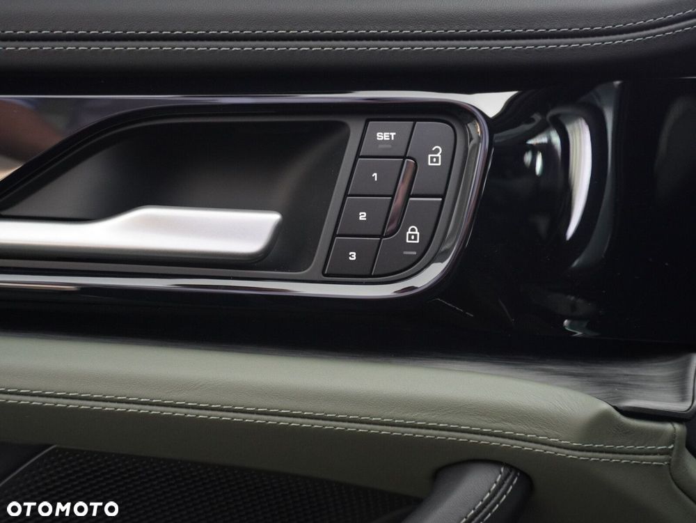Porsche Panamera 4 E-Hybrid PHEV - 21