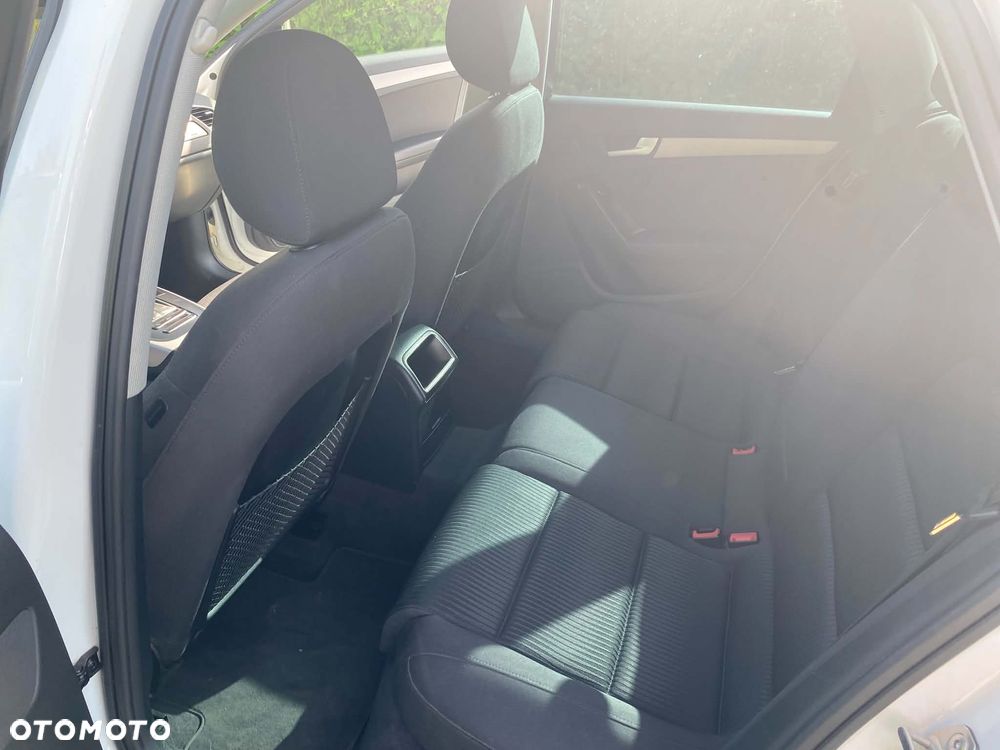 Audi A4 Avant 2.0 TDI DPF quattro S tronic Ambiente - 6