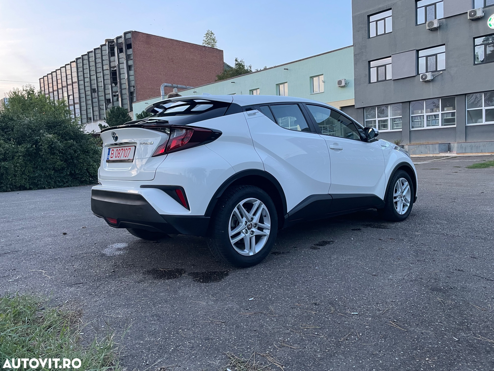 Toyota C-HR Hybrid Business-Edition - 15