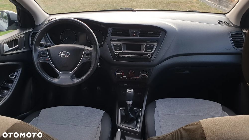 Hyundai i20 1.2 Intro Edition - 12