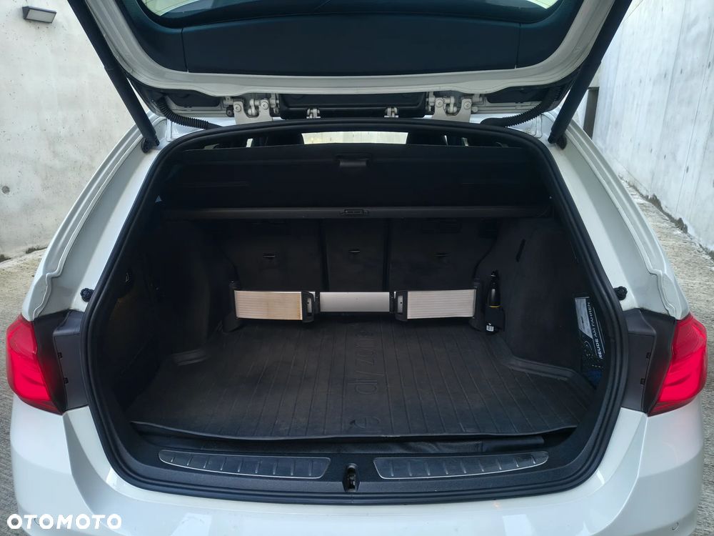 BMW Seria 3 320d Sport Line - 21