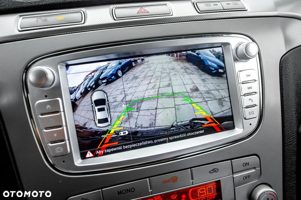 Ford Galaxy 2.0 FF Ghia - 31