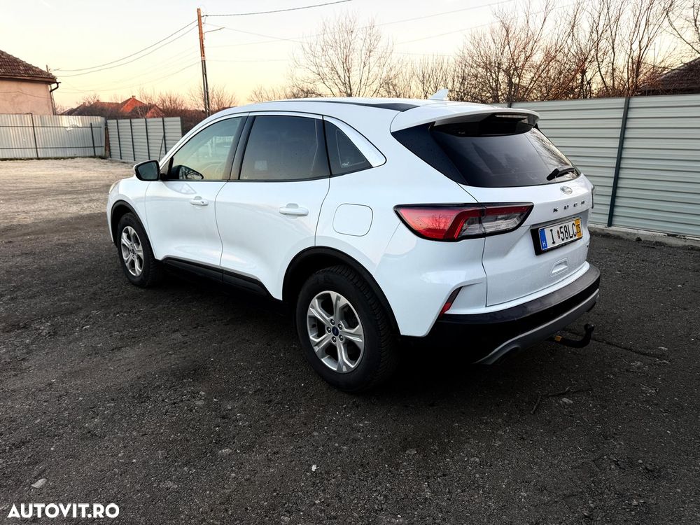 Ford Kuga - 4