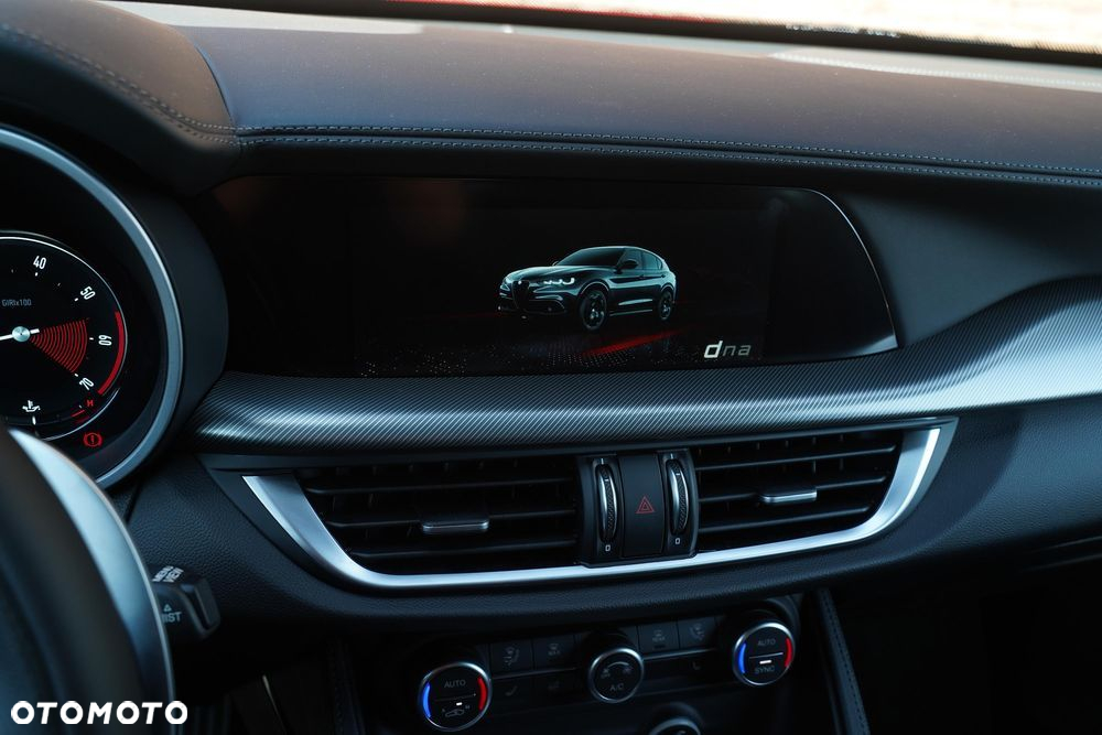 Alfa Romeo Stelvio 2.0 Turbo Veloce Q4 - 17