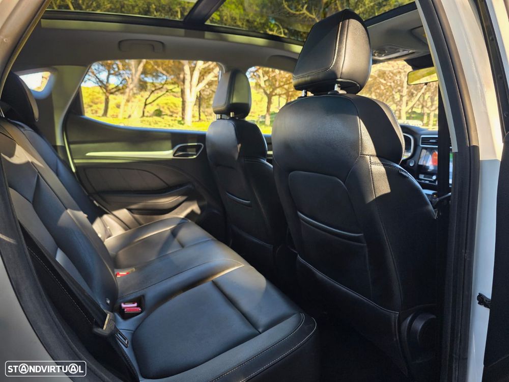 MG ZS Maximal Luxury - 16