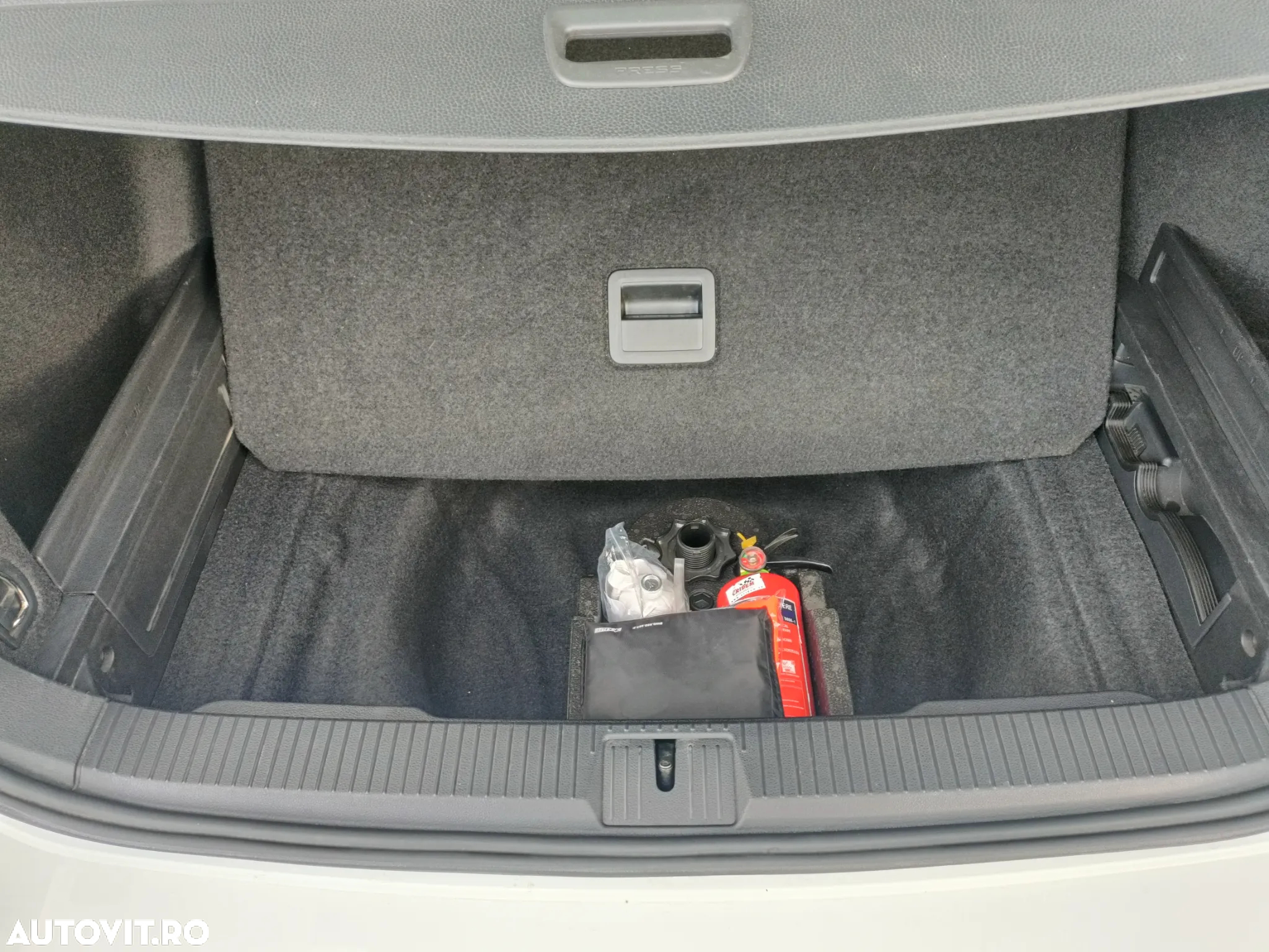 Volkswagen Passat Variant 2.0 TDI SCR DSG Business - 17