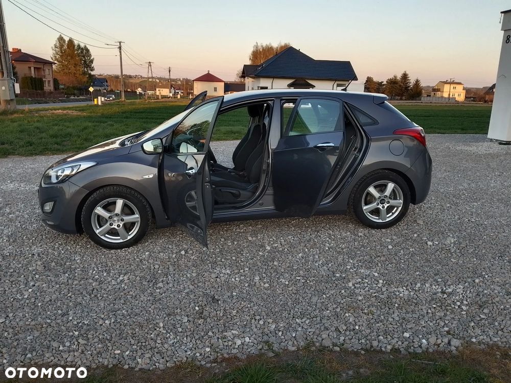 Hyundai i30 blue 1.4 Classic Navigation - 26