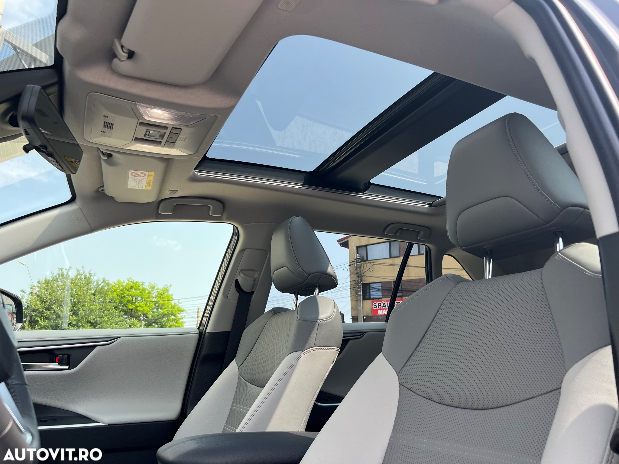 Toyota RAV4 2.5 Hybrid VVT-iE 4x4 Luxury Premium - 8