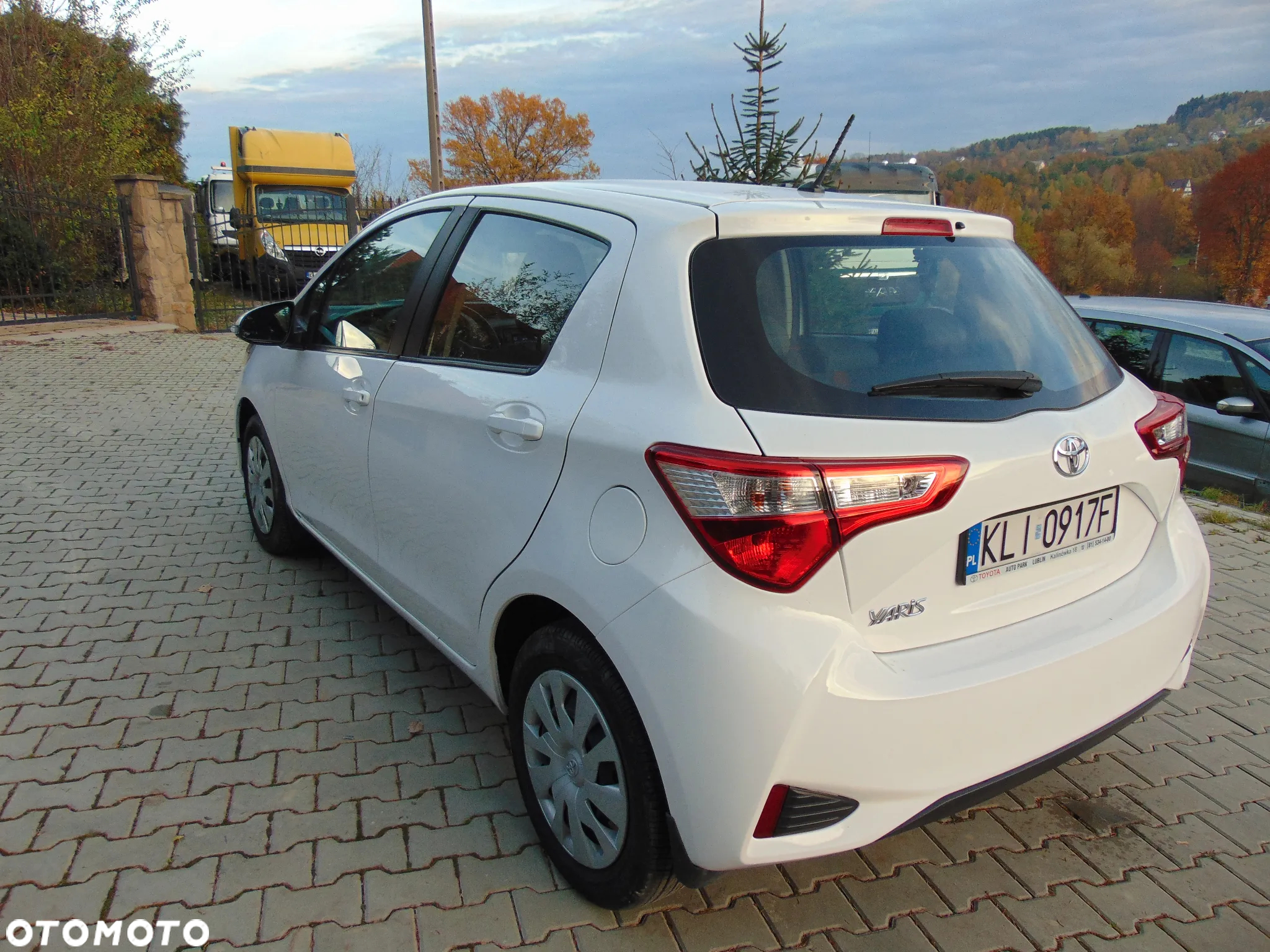Toyota Yaris 1.5 Premium - 4
