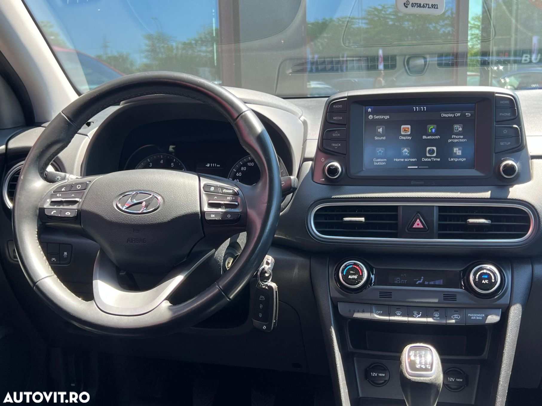 Hyundai KONA - 7