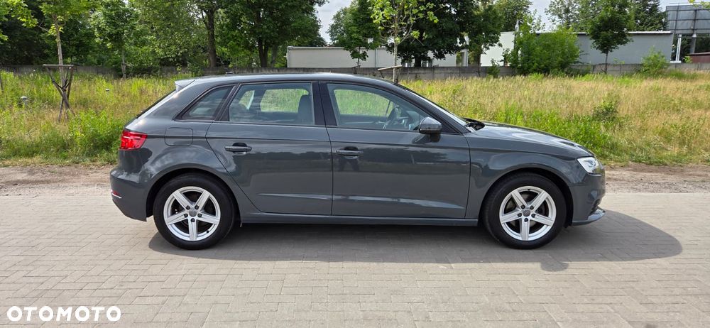 Audi A3 Sportback 1.6 TDI S tronic - 2