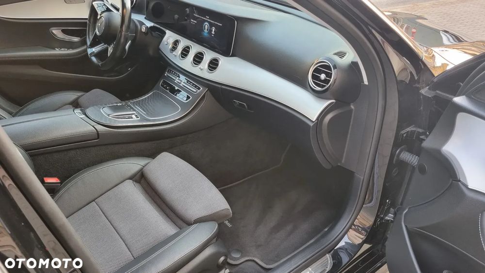 Mercedes-Benz Klasa E 220 d 4-Matic AMG/Avantgarde - 13