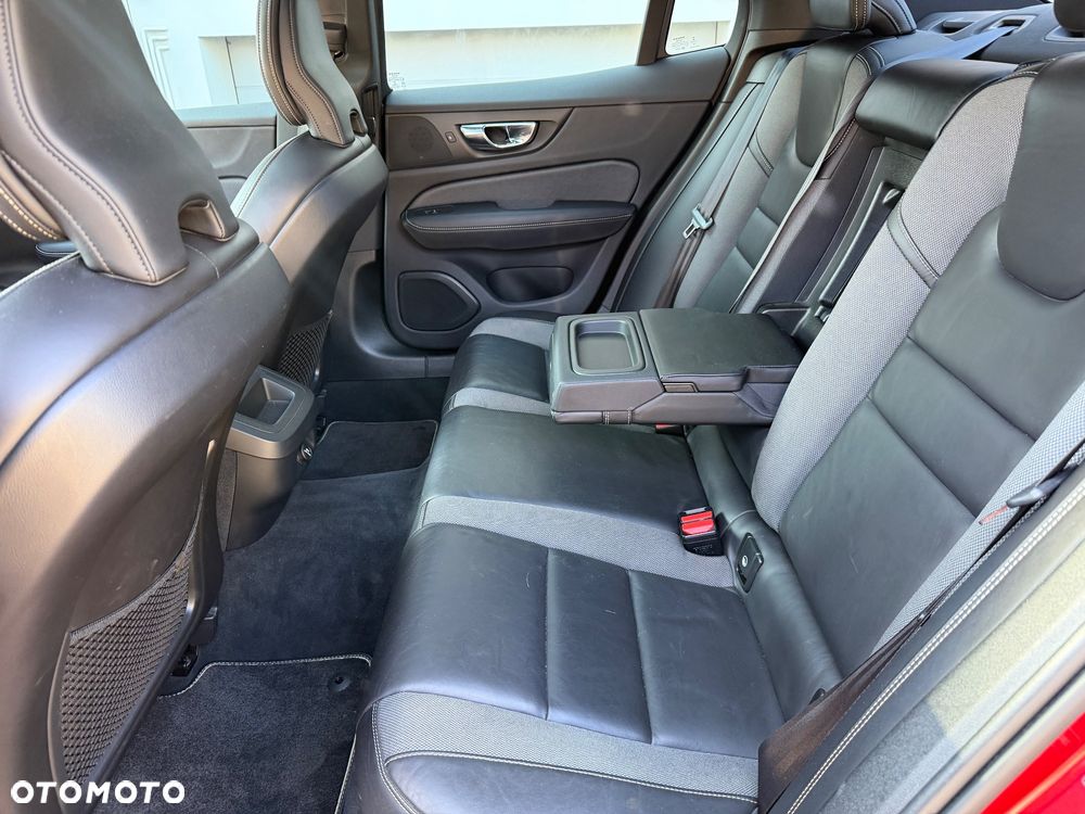 Volvo S60 T6 AWD Geartronic RDesign - 26