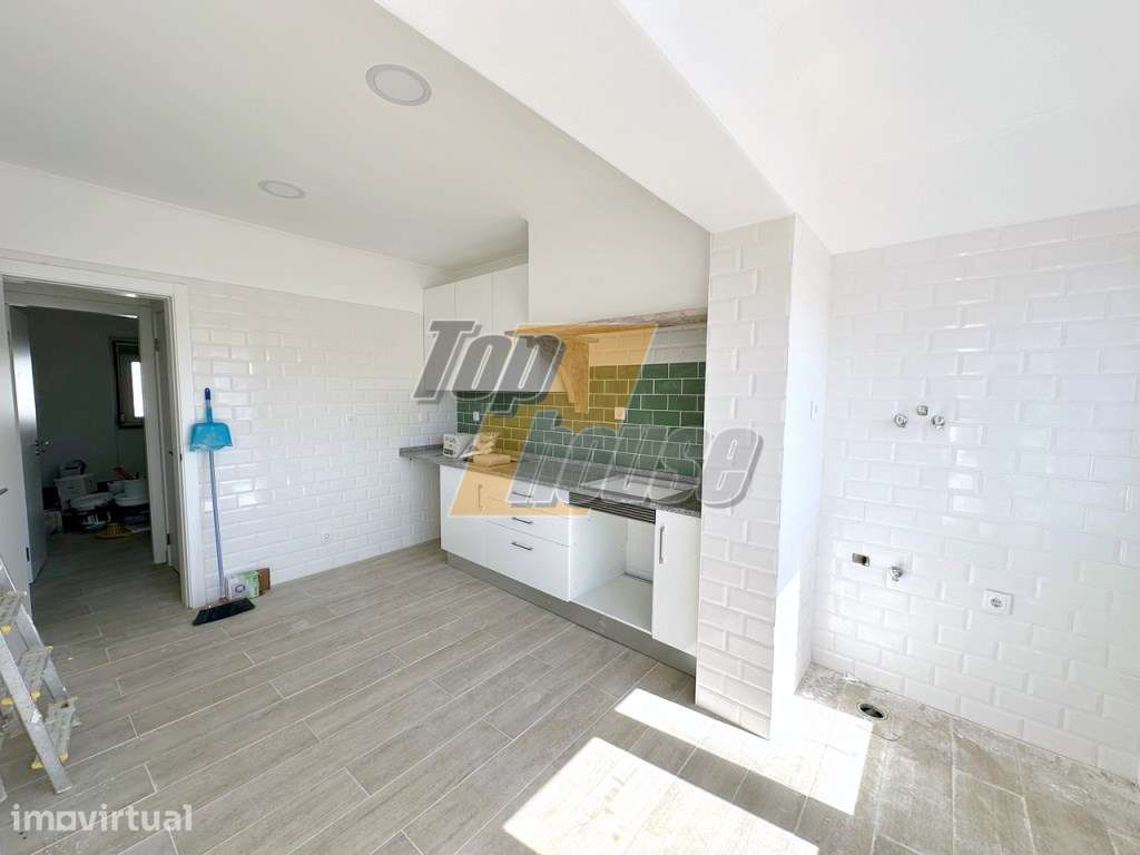 Apartamento T4 Totalmente Reabilitado no Centro da Cidade - Grande imagem: 2/17